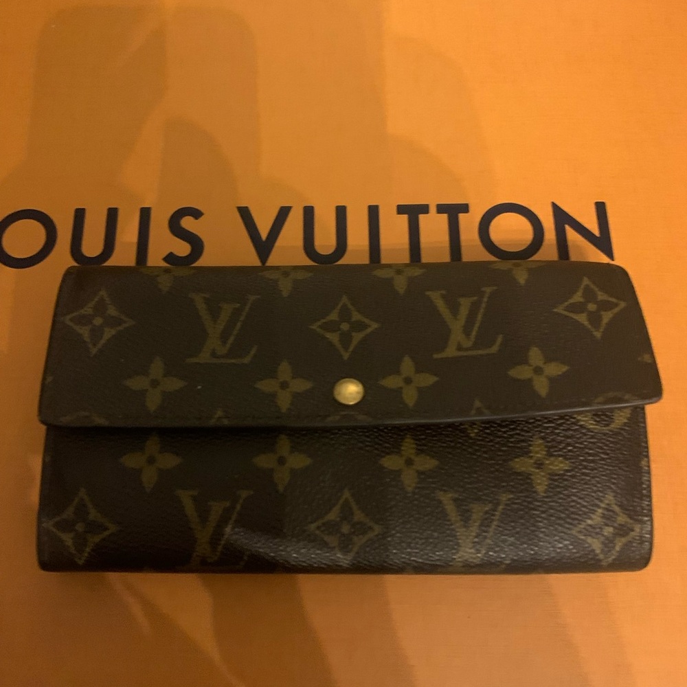 Louis Vuitton wallet authentic